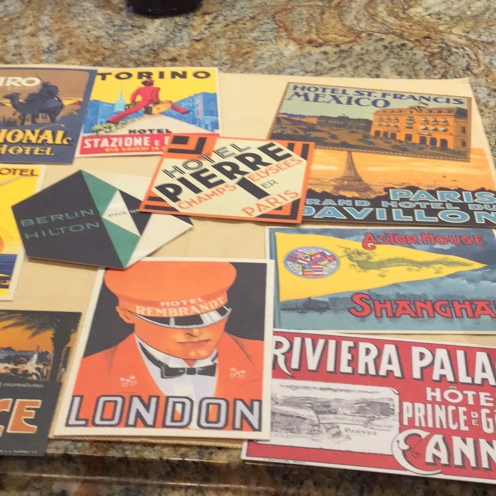 LOUIS VUITTON THE ART OF TRAVEL POSTCARDS - NWOT - Picture 4 of 8